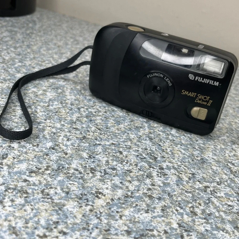Fujifilm Smart Shot Deluxe II 35mm Point & Shoot Film Camera Motor Drive Flash